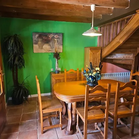 Spacious House In With Mountain View Сasa de vacaciones *