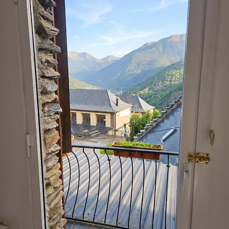 Spacious House In With Mountain View Сasa de vacaciones *